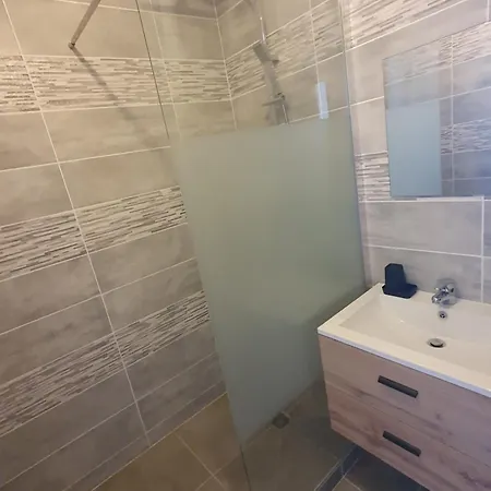 Jolie T3 Avec Terrasse Apartman *